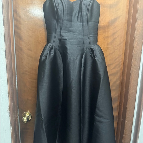Express Black Satin Midi Dress - Picture 4 of 12